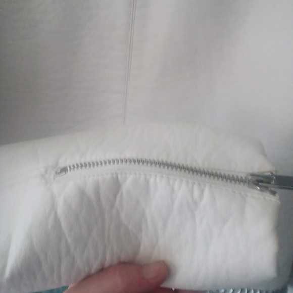 Leather jacket - Picture 4 of 8